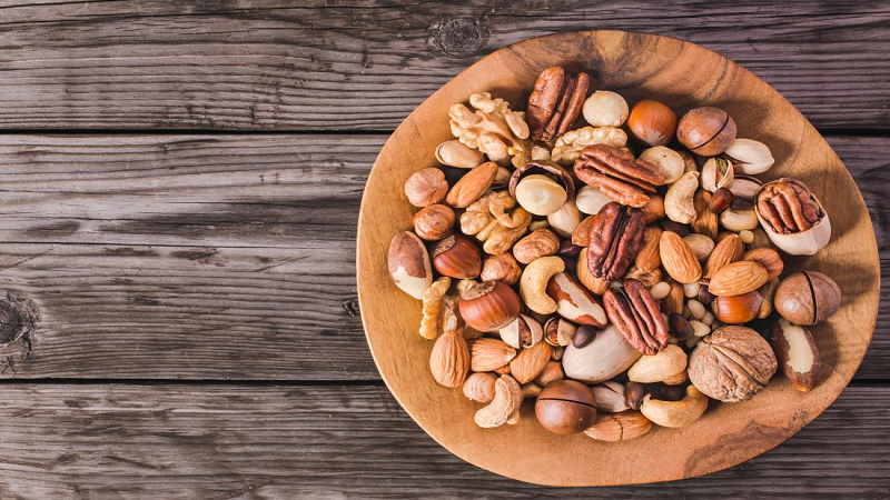 Tehran nutritionist | Dr. Maryam Saboktakin | Online diet | Nuts