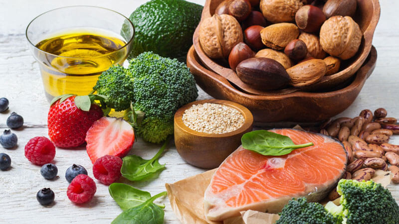 متخصص تغذیه تهران | تغذیه مناسب برای کنترل تری گلیسیرید | مریم سبکتکین | رژیم انلاین