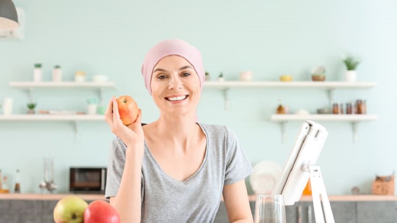 متخصص تغذیه تهران | توصیه‌های تغذیه برای بیماران سرطان متفاوت است !