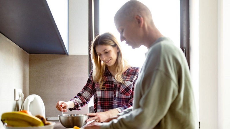 متخصص تغذیه تهران | رژیم غذایی آنلاین | دکتر مریم سبکتکین | نکات تغذیه ای در دوره شیمی درمانی و رادیوتراپی