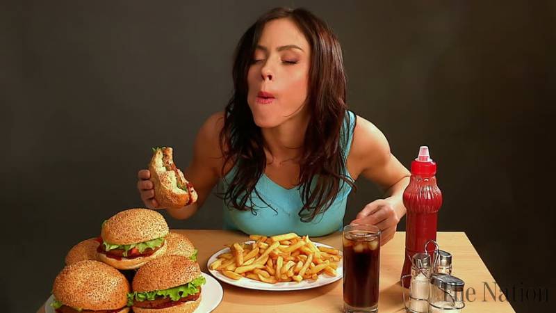 دلایل و روش‌های پیشگیری گرسنگی کاذب | مریم سبکتکین | رژیم انلاین