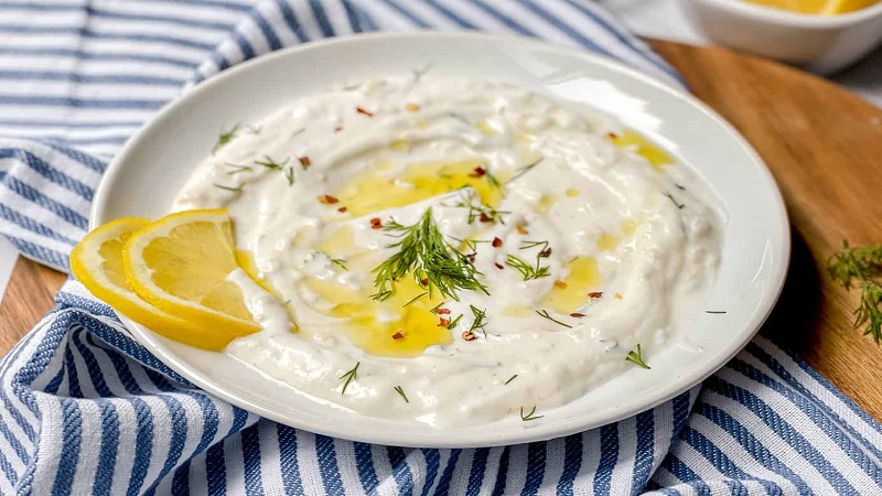 متخصص تغذیه تهران | رژیم غذایی آنلاین | دکتر مریم سبکتکین | ماست یونانی ، یک انتخاب هوشمندانه برای افزایش وزن سالم